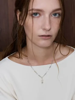 Arleth Pendant Chain Necklace
