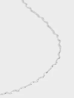 Emilia Wavy Necklace