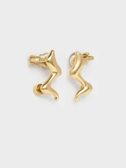 Emilia Wavy Stud Earrings