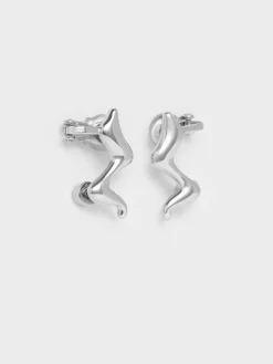 Emilia Wavy Stud Earrings
