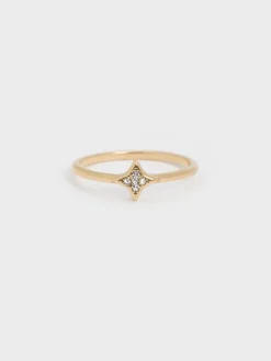 Everest Crystal Star Ring