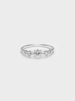 Everest Crystal Star Ring