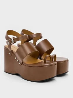 Tarian Toe-Ring Platform Wedges